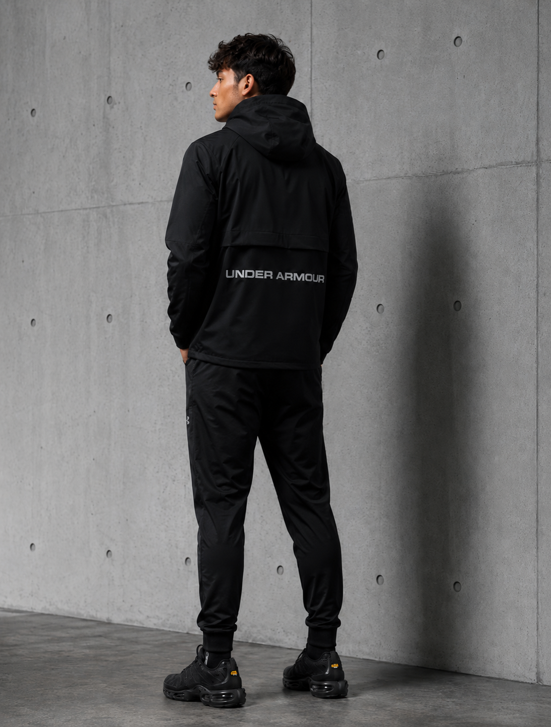 Ensemble Under Armour UA Launch running - vue 4