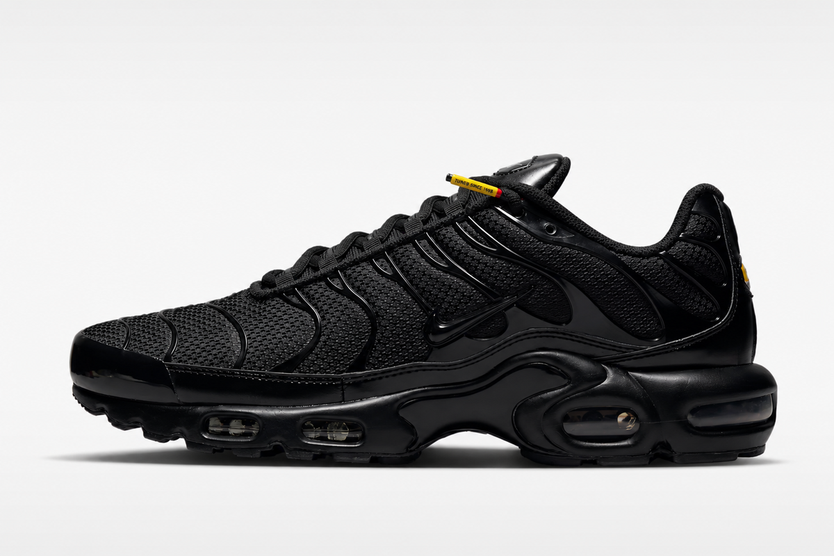 Nike Tn triple black lacets Tuned Since 1998 - vue 2